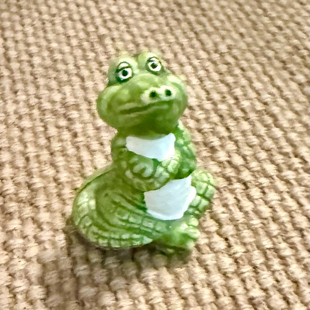 vintage ceramic whimsical alligator figurine~trinket tray miniature Collectible